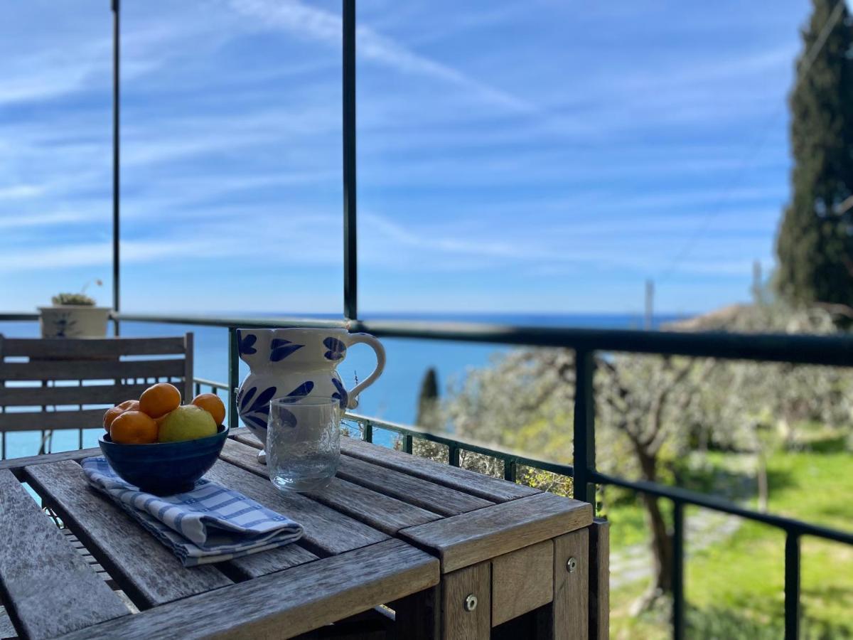 Appartamento CasaViva - Ampio Trilocale vista mare con piscina - Pieve Alta Pieve Ligure Esterno foto